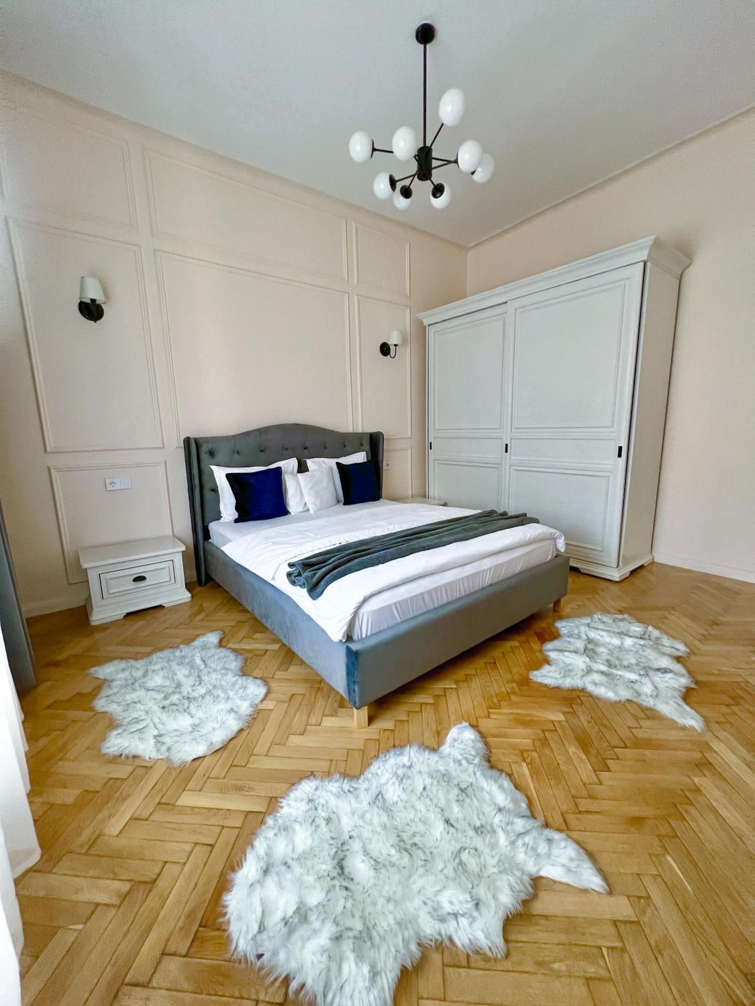 River's Apartment